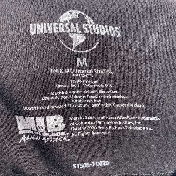 Universal Studios Men in Black Alien Attack “Pug Me” T-Shirt Size Medium - Picture 8 of 9